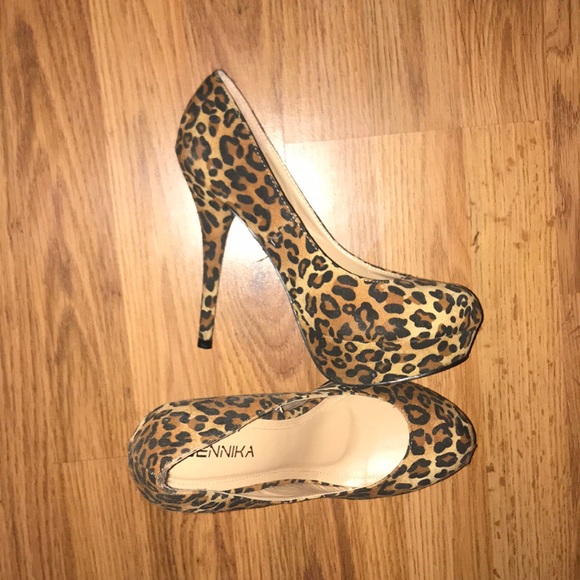 Leopard print pumps. Taking reasonable offers! - Picture 3 of 3